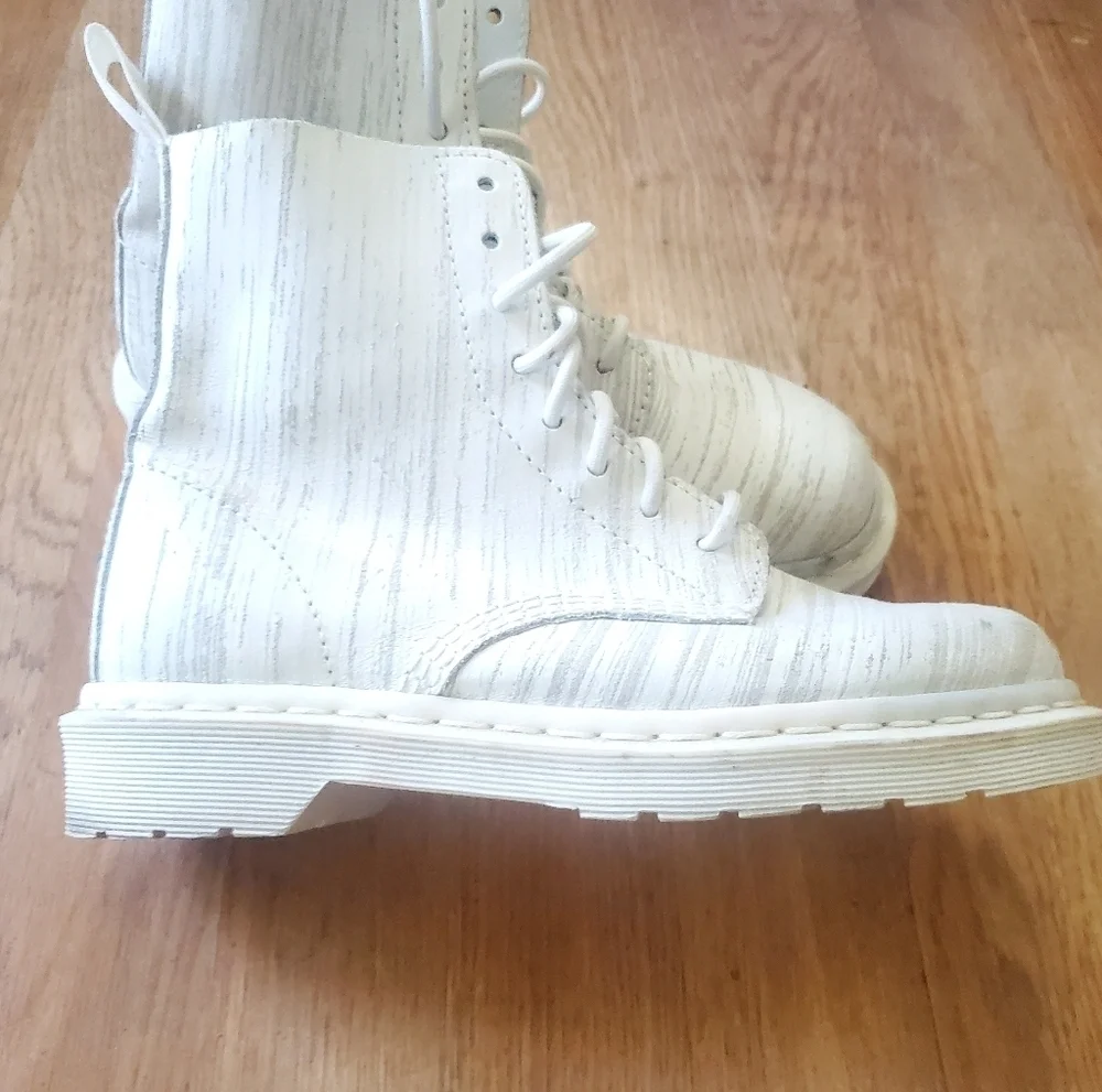 Doc Marten Pascal Painter Leather Combat Boots, Mens Size 6, Womans 7